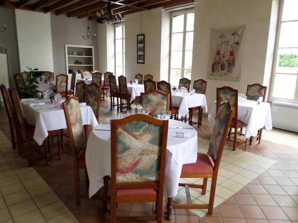 Le Relais De La Caleche Hotel Saint-Denis-dʼAnjou Zewnętrze zdjęcie