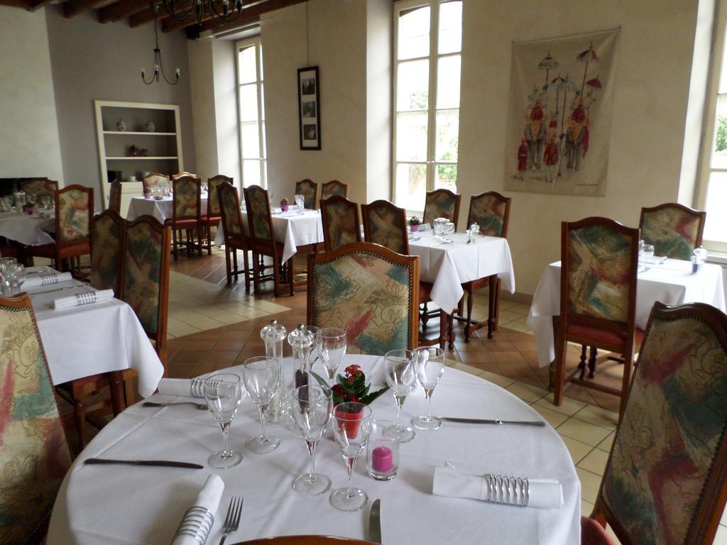 Le Relais De La Caleche Hotel Saint-Denis-dʼAnjou Zewnętrze zdjęcie