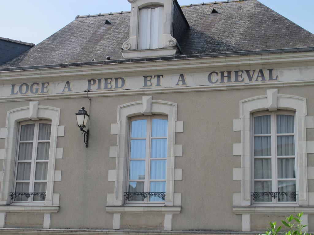 Le Relais De La Caleche Hotel Saint-Denis-dʼAnjou Zewnętrze zdjęcie