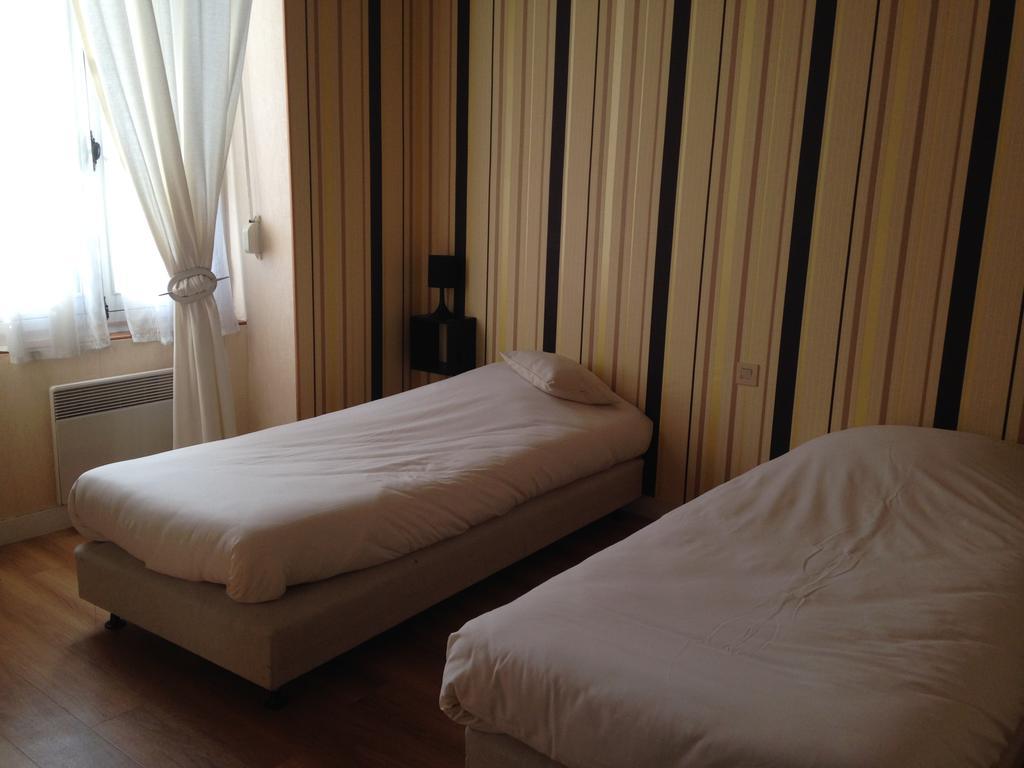 Le Relais De La Caleche Hotel Saint-Denis-dʼAnjou Zewnętrze zdjęcie