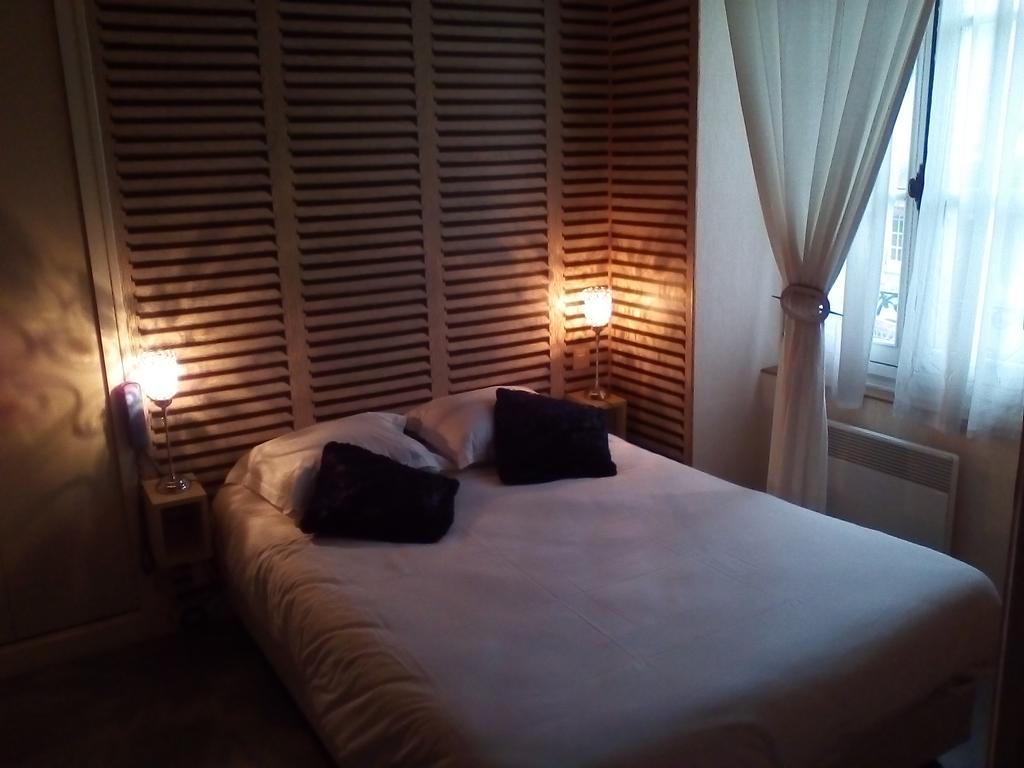 Le Relais De La Caleche Hotel Saint-Denis-dʼAnjou Zewnętrze zdjęcie