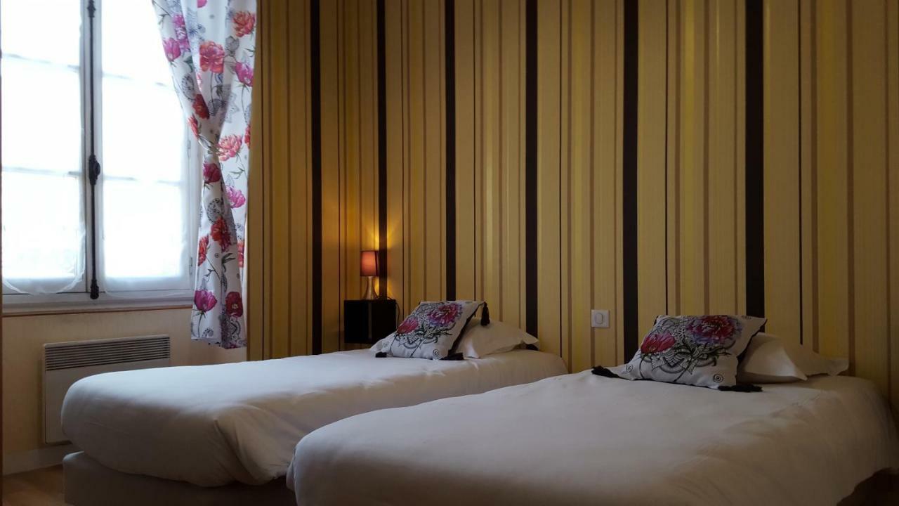 Le Relais De La Caleche Hotel Saint-Denis-dʼAnjou Zewnętrze zdjęcie