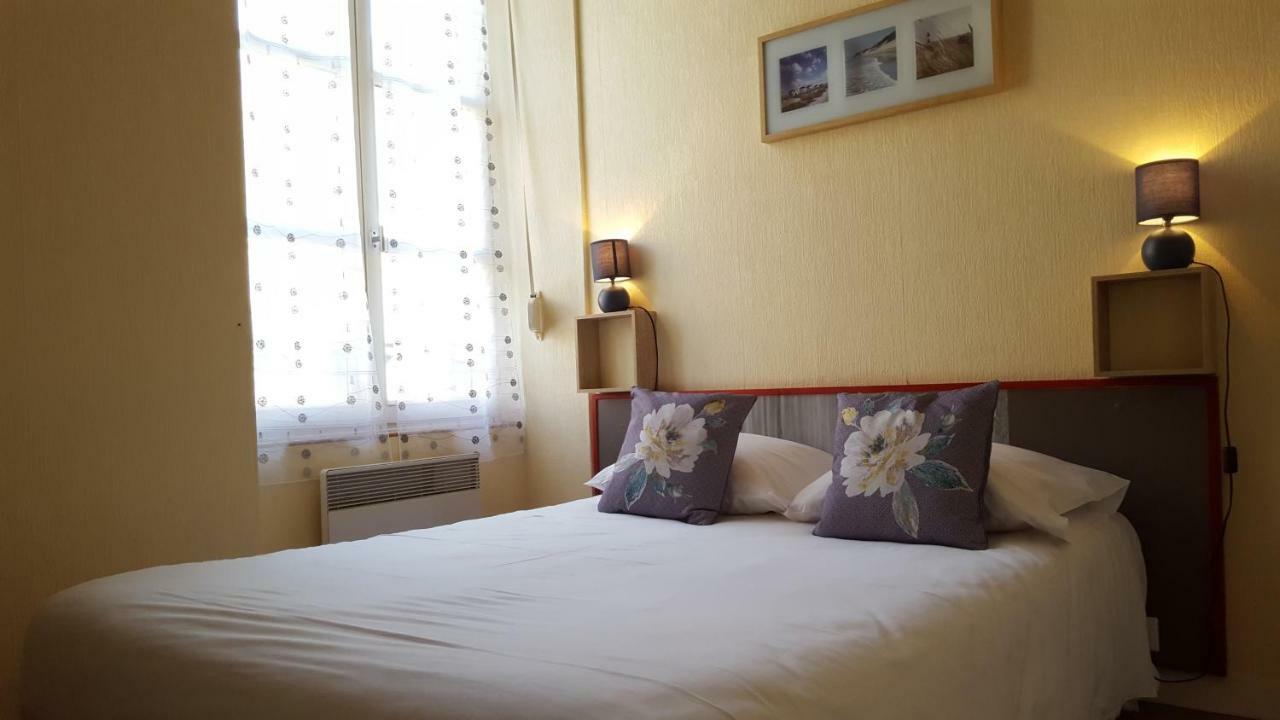 Le Relais De La Caleche Hotel Saint-Denis-dʼAnjou Zewnętrze zdjęcie