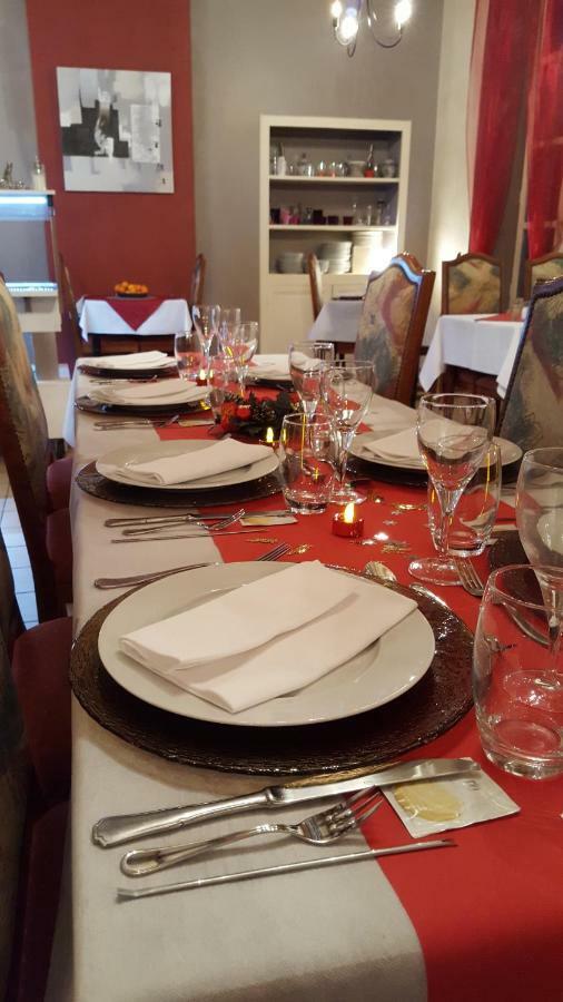 Le Relais De La Caleche Hotel Saint-Denis-dʼAnjou Zewnętrze zdjęcie